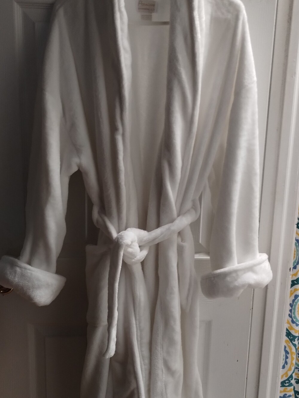Plush White Women’s Bathrobe with Belt